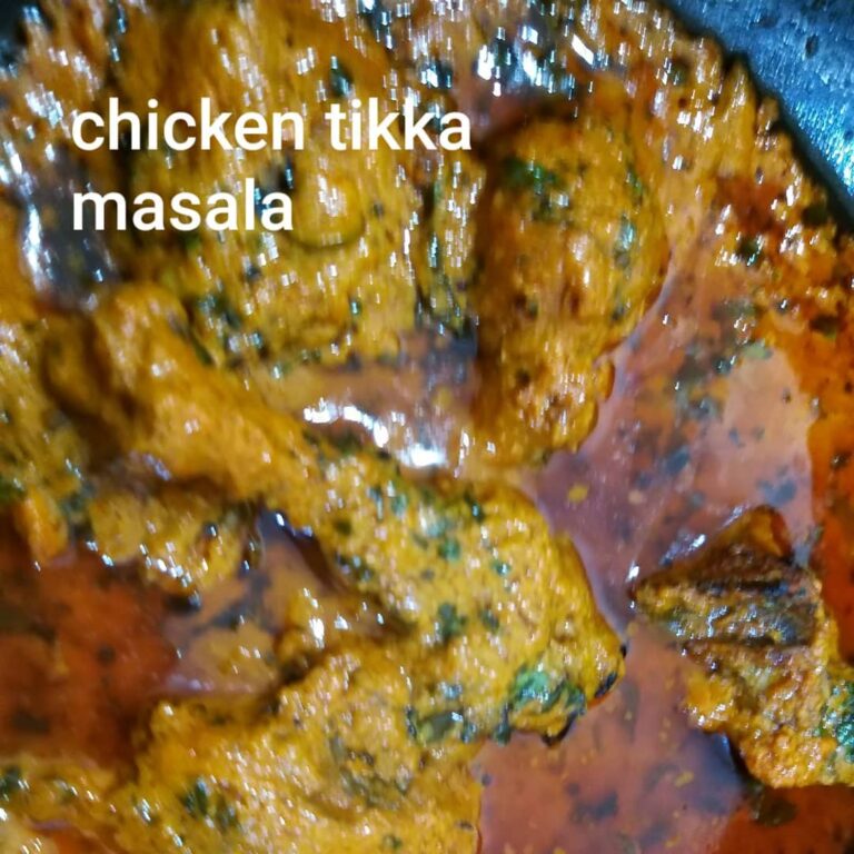 Chicken / Mutton / Paneer Tikka Masala