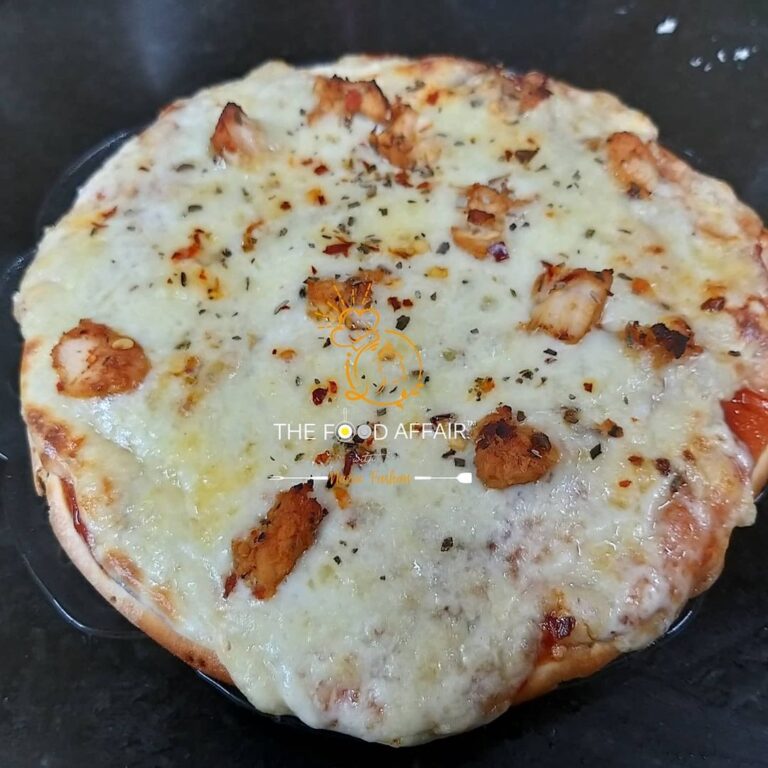 Chicken Cheese Burst Pizza With Ready Pizza Bread