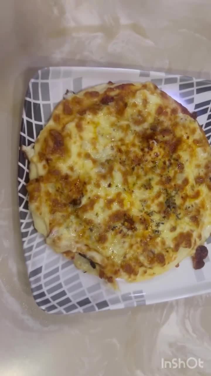 Chicken Surprise Burst Pizza