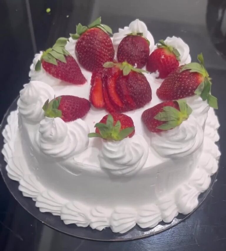 Beginner’s Strawberry Cake