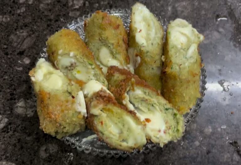 Tava Restaurant / Bhatyara Style Turkish Roll