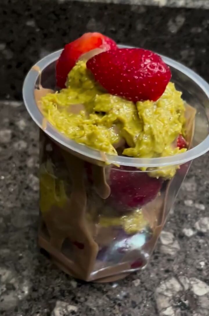 Dubai Chocolate Strawberry Cups / Dubai Chocolate Filling / Homemade Pistachio Butter